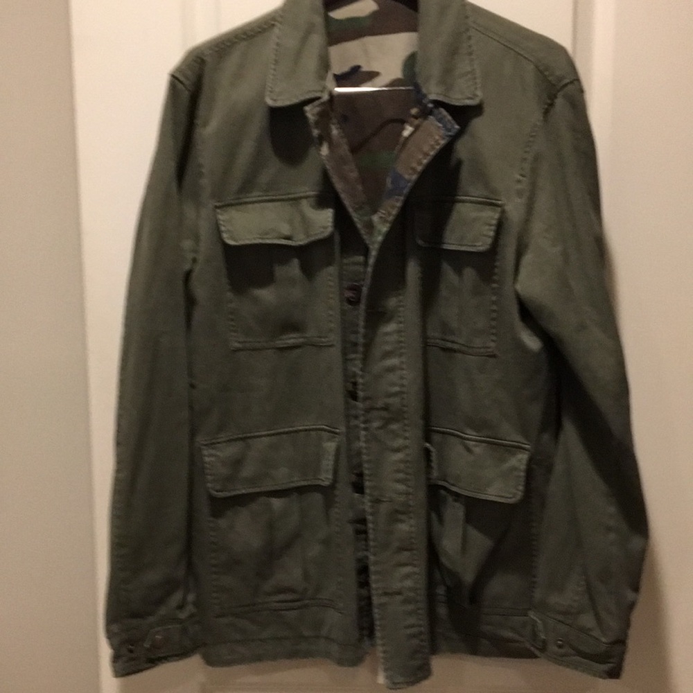 Like New! Forever 21 men reversible Camo Cargo Army Utility Safari Jacket size L